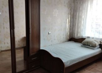 Сдается трехкомнатная квартира, 60 м2, Нижнекамск, улица Менделеева