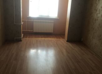 Сдам в аренду 4-ком. квартиру, 80 м2, Махачкала, проспект Али-Гаджи Акушинского, 98