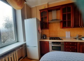 Сдам 2-ком. квартиру, 75 м2, Магнитогорск, улица Калинина, 20