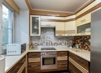 3-комнатная квартира на продажу, 50 м2, Тюмень, Калининский округ, улица Луначарского, 51