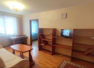 Сдается в аренду 3-комнатная квартира, 56 м2, Новосибирск, улица Громова, 2, Кировский район