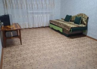 Аренда трехкомнатной квартиры, 62 м2, Канаш, микрорайон Восточный, 14