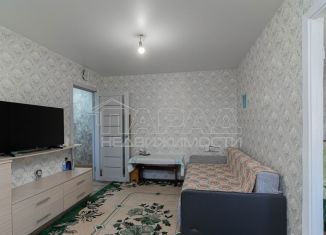 Продается 3-комнатная квартира, 56.5 м2, Симферополь, улица Гагарина, 33