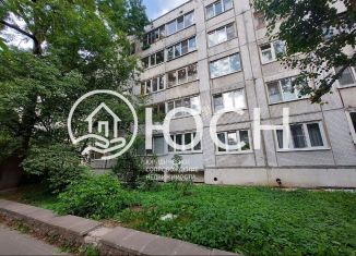 Продам 2-комнатную квартиру, 52 м2, Гатчина, улица Чкалова, 19