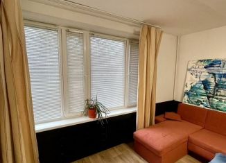 3-ком. квартира в аренду, 70 м2, Москва, Ясеневая улица, 17