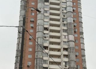 Сдается трехкомнатная квартира, 103 м2, Москва, улица Ватутина, 9