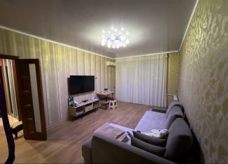 Продажа 3-комнатной квартиры, 72 м2, Астрахань, улица Адмирала Нахимова, 95