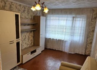 Сдается трехкомнатная квартира, 47 м2, Армавир, улица Советской Армии, 20