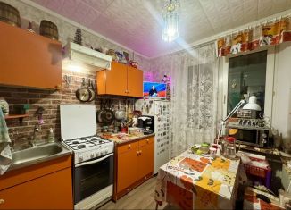 Продам 2-ком. квартиру, 38.5 м2, Москва, СЗАО, Живописная улица, 19