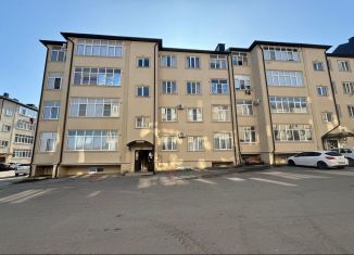 Продается 1-ком. квартира, 32 м2, Нальчик, Солнечная улица, 8к1