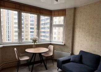 Трехкомнатная квартира в аренду, 80 м2, Московская область, улица Связистов, 9