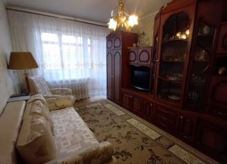 Продаю 3-ком. квартиру, 51 м2, Омск, Заозёрная улица, 11Б