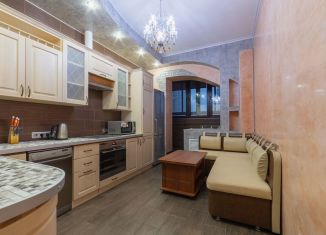 Сдаю 3-ком. квартиру, 80 м2, Санкт-Петербург, улица Композиторов, 12, метро Проспект Просвещения