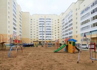 Продам 1-ком. квартиру, 38 м2, Пермь, Дзержинский район, улица Маяковского, 41А