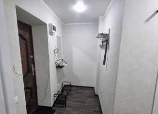 Сдаю 1-комнатную квартиру, 30 м2, Новочеркасск, улица Макаренко, 78