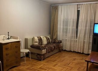 Аренда 1-ком. квартиры, 35 м2, Москва, улица Паустовского, 3, метро Новоясеневская