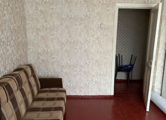 Продам 2-ком. квартиру, 37 м2, Бор, Октябрьская улица, 38