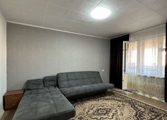 Сдаю 2-ком. квартиру, 50 м2, Оренбург, Салмышская улица, 24