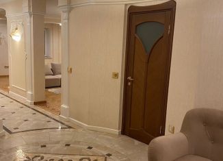 Трехкомнатная квартира в аренду, 108 м2, Санкт-Петербург, Пулковская улица, 8к1, метро Московская