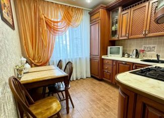 Продажа 3-ком. квартиры, 63 м2, деревня Давыдово, 2-й микрорайон, 18