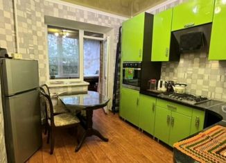 Сдам 2-комнатную квартиру, 56 м2, Курск, Рябиновая улица, 26