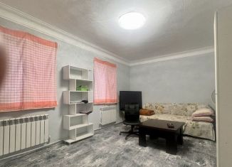 Сдается 2-комнатная квартира, 45 м2, Нальчик, улица Крылова, 19