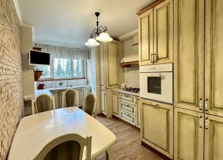 Продажа 3-ком. квартиры, 76 м2, Севастополь, Античный проспект, 12