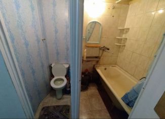 Сдается в аренду двухкомнатная квартира, 42 м2, Воткинск, улица Зверева, 6