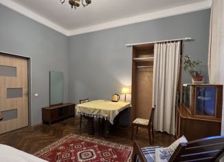 Продам 5-комнатную квартиру, 160.2 м2, Санкт-Петербург, Большой проспект Петроградской стороны, 74
