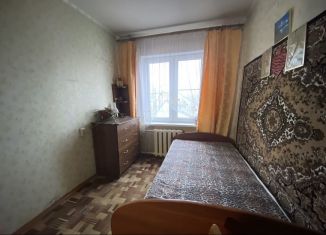 Продается 4-комнатная квартира, 59 м2, Волгоград, улица Танкистов, Дзержинский район