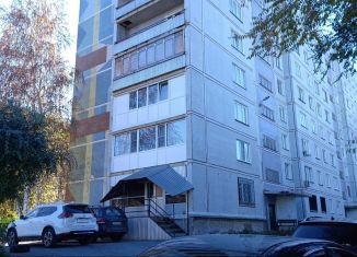 Сдается в аренду однокомнатная квартира, 37 м2, Алтайский край, улица Братьев Ждановых, 3