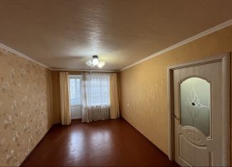 Продам 3-комнатную квартиру, 53 м2, Азов, улица Макаровского, 33А
