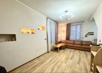 Продаю 3-ком. квартиру, 80 м2, Мурманская область, улица Самойловой, 12