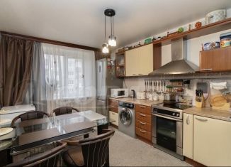 Продажа 2-ком. квартиры, 67 м2, Тюмень, улица Московский Тракт, 141к1, Калининский округ