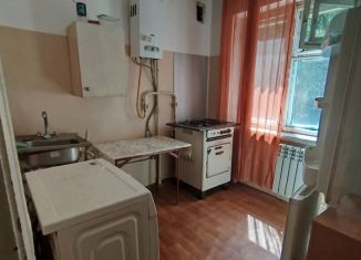 Сдаю 3-ком. квартиру, 60 м2, Нальчик, улица Мальбахова, 64