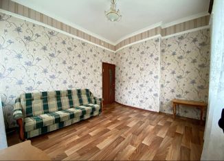 Продается 2-ком. квартира, 49 м2, Армавир, улица Чичерина, 82