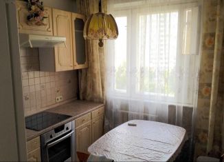 Трехкомнатная квартира в аренду, 80 м2, Москва, улица Верхние Поля, 18, район Марьино