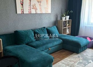 Продам 3-комнатную квартиру, 63 м2, Старый Оскол, микрорайон Жукова, 25