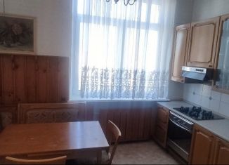 Аренда 3-ком. квартиры, 68 м2, Челябинск, проспект Ленина, 50