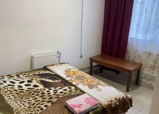 Сдаю 1-ком. квартиру, 30 м2, Ялта, Нагорная улица, 11