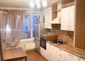 Сдам 1-ком. квартиру, 37 м2, Москва, улица Поликарпова, 23