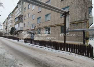 Продажа трехкомнатной квартиры, 50 м2, Рыбное, Юбилейная улица, 2