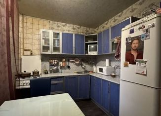 Продается четырехкомнатная квартира, 70 м2, Таганрог, улица Ленина, 157