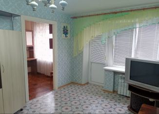 Сдаю 2-ком. квартиру, 45 м2, Волгоград, проспект Канатчиков, 11