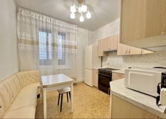 2-ком. квартира в аренду, 57 м2, Москва, Беловежская улица, ЗАО