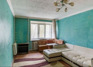 Продам 3-ком. квартиру, 60 м2, Тюмень, улица Республики, 210