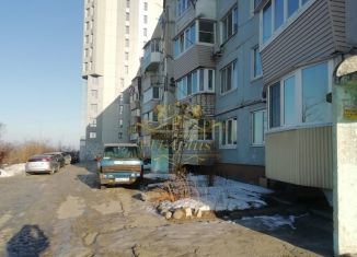 Продажа 2-ком. квартиры, 56 м2, Артём, улица Кирова, 74