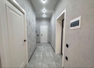 Продажа 2-ком. квартиры, 83 м2, Нальчик, улица Тарчокова, 31к1