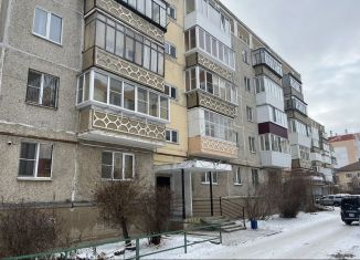 Продажа 2-ком. квартиры, 52 м2, Челябинская область, улица Карпенко, 4А