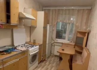 Сдаю 3-ком. квартиру, 70 м2, Волгоград, улица 51-й Гвардейской Дивизии, 36